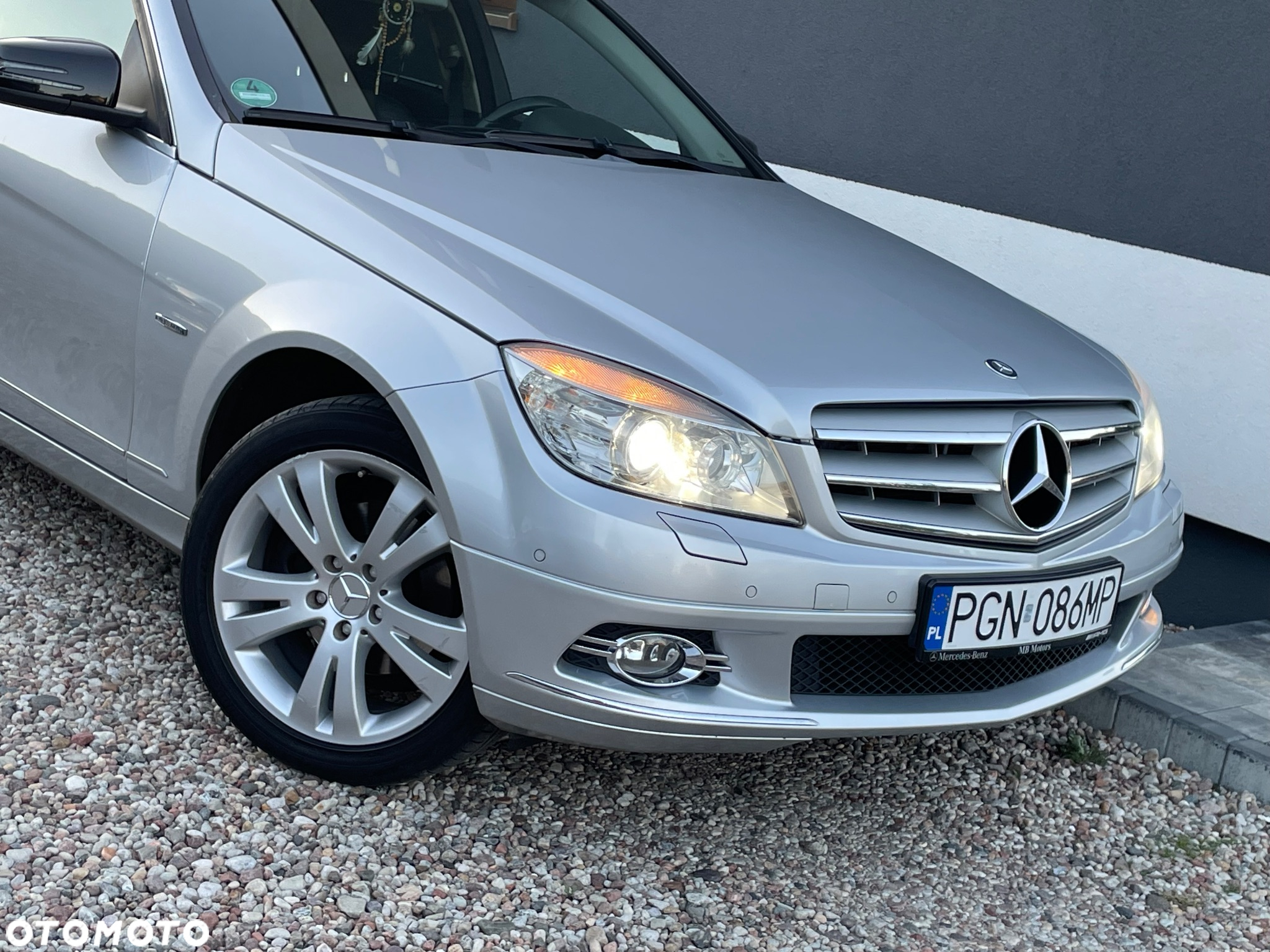 Mercedes-Benz Klasa C 180 T Kompressor Automatik BlueEFFICIENCY Avantgarde - 2