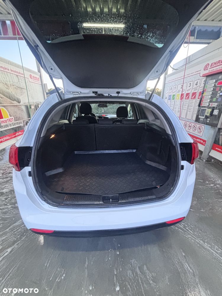 Kia Ceed - 7