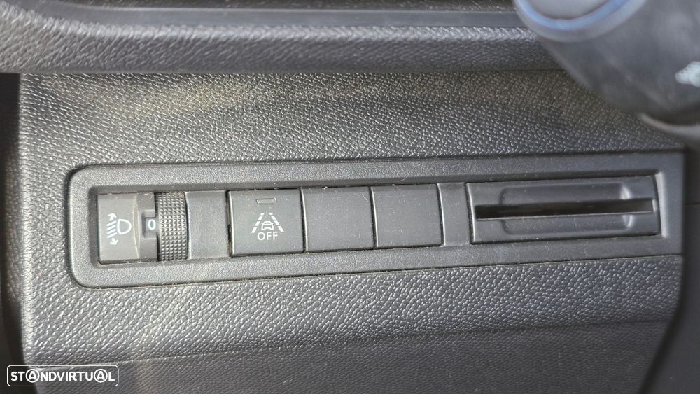 Peugeot 3008 1.5 BlueHDi Active - 11