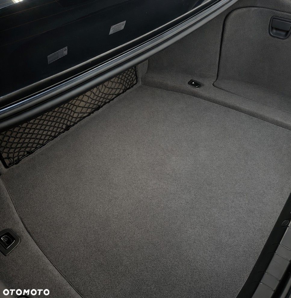 BMW Seria 7 760i L - 8