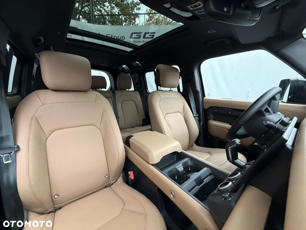 Land Rover Defender 110 D350 X-Dynamic HSE - 8