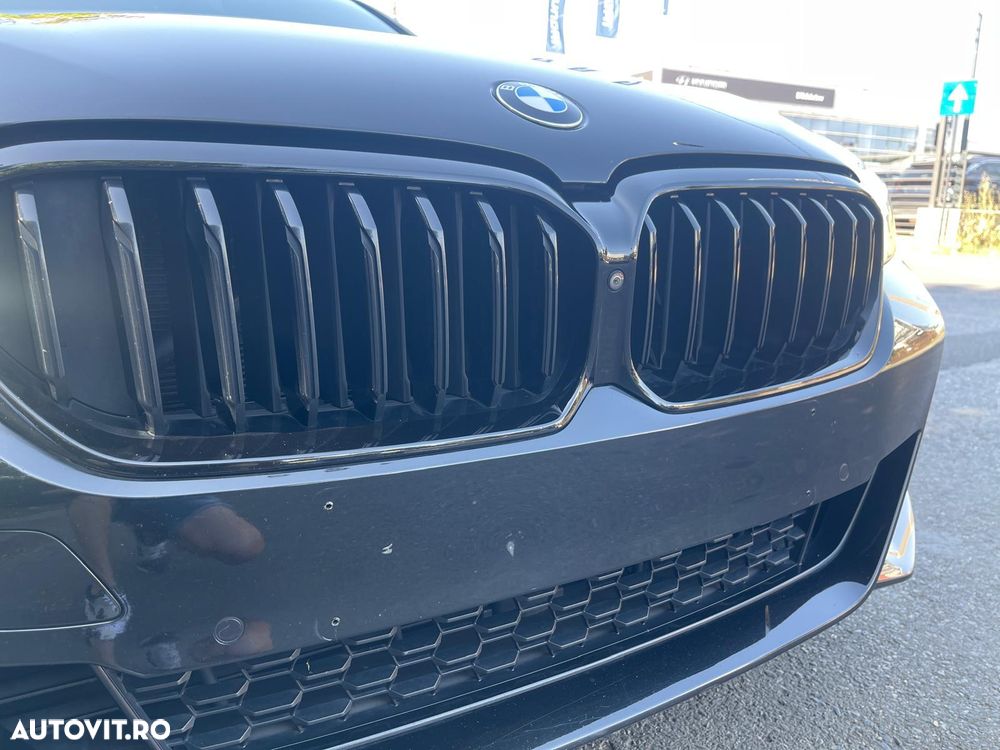 BMW Seria 5 530i AT MHEV - 12