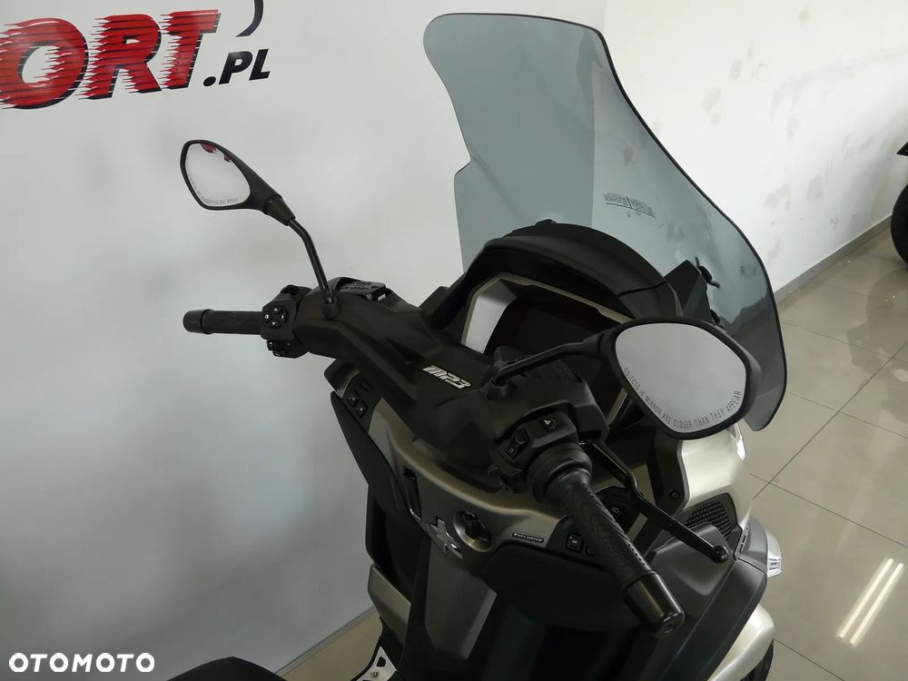 Piaggio MP-3 - 26