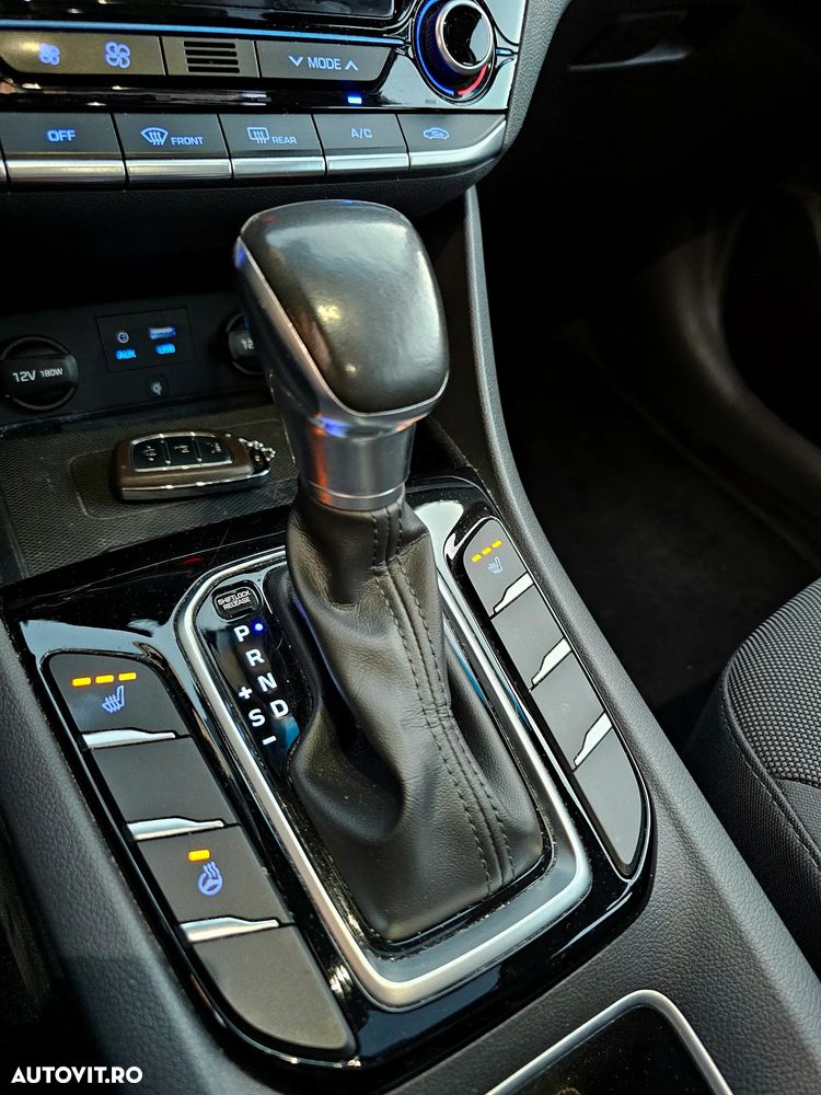 Hyundai IONIQ - 34