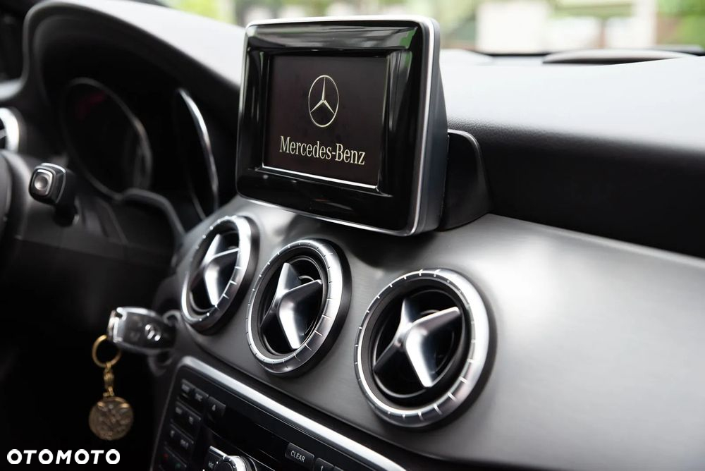 Mercedes-Benz CLA - 14