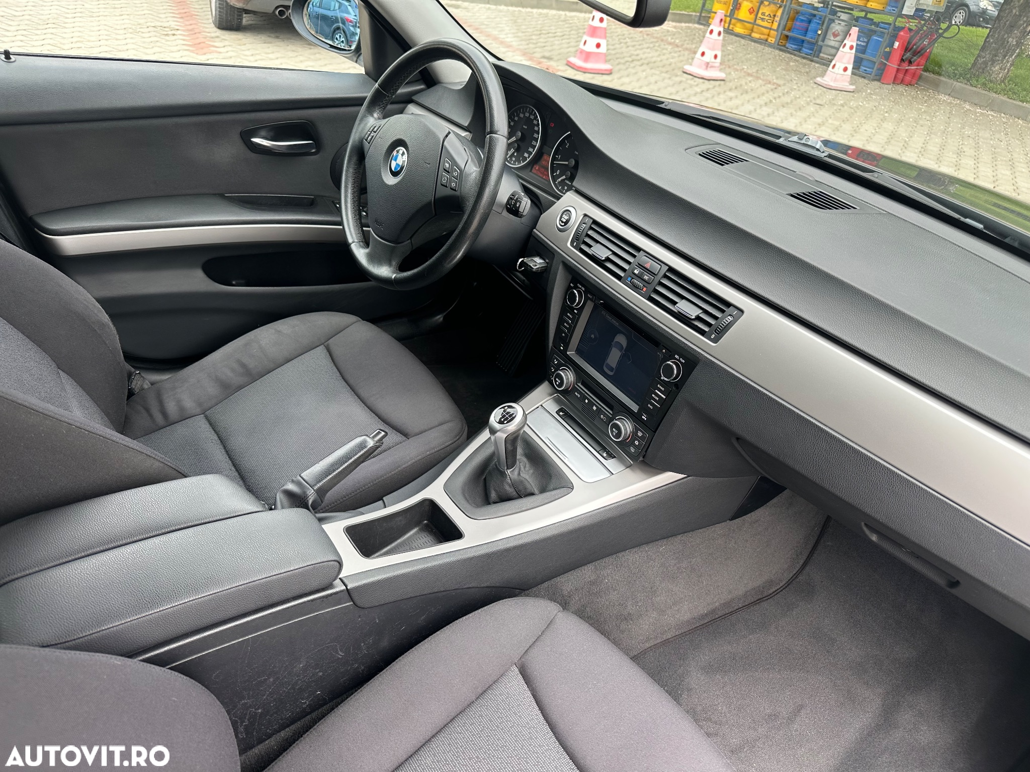 BMW Seria 3 318i Touring - 7