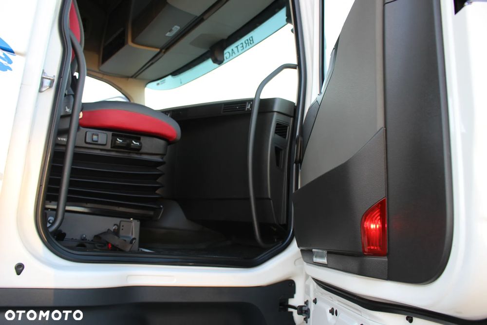 Volvo FH4 500 / LODÓWKA/ HYDRAULIKA /KLIMA POSTOJOWA/2 ZBIORNIKI/ XENON/ACC/E6/ *SERWIS FR*/ SUPER STAN / - 30