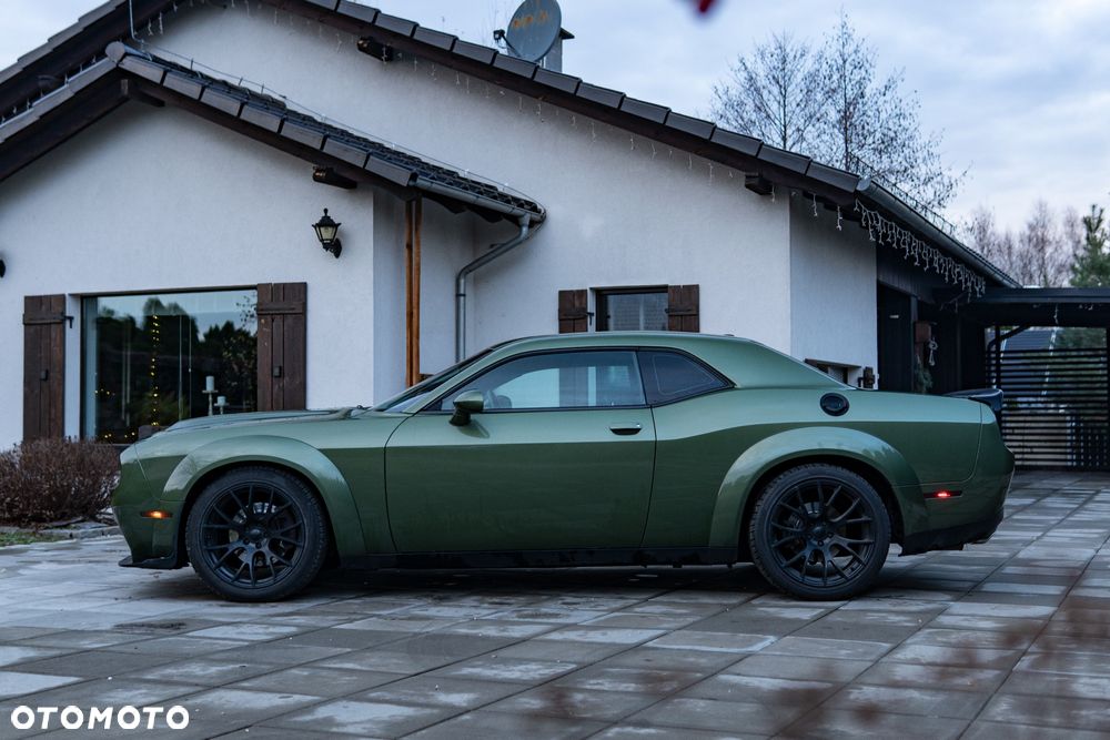 Dodge Challenger - 6