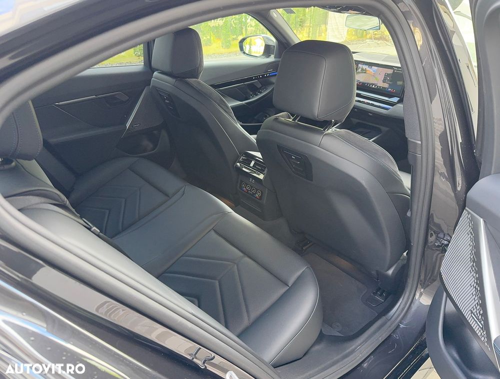BMW Seria 5 520d xDrive AT MHEV - 12