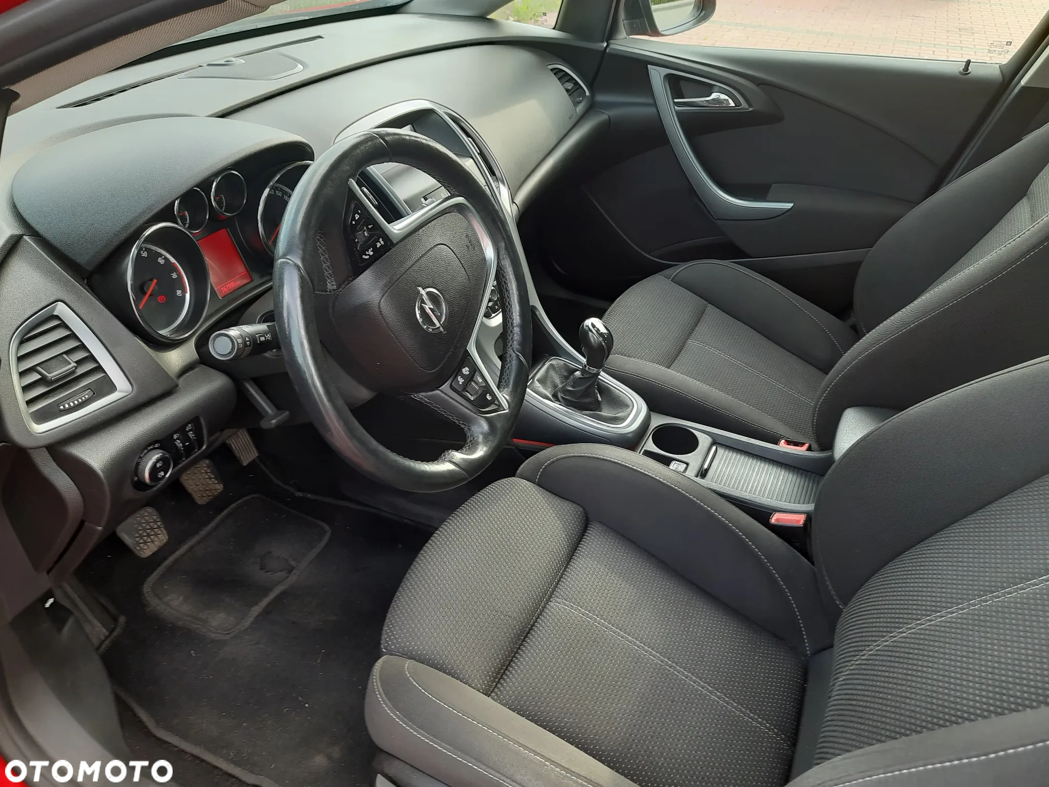Opel Astra IV 1.4 T Cosmo EU6 - 8