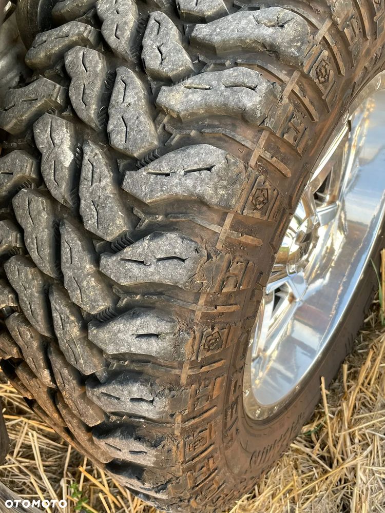 Dodge RAM 1500 5.7 4x4 - 21