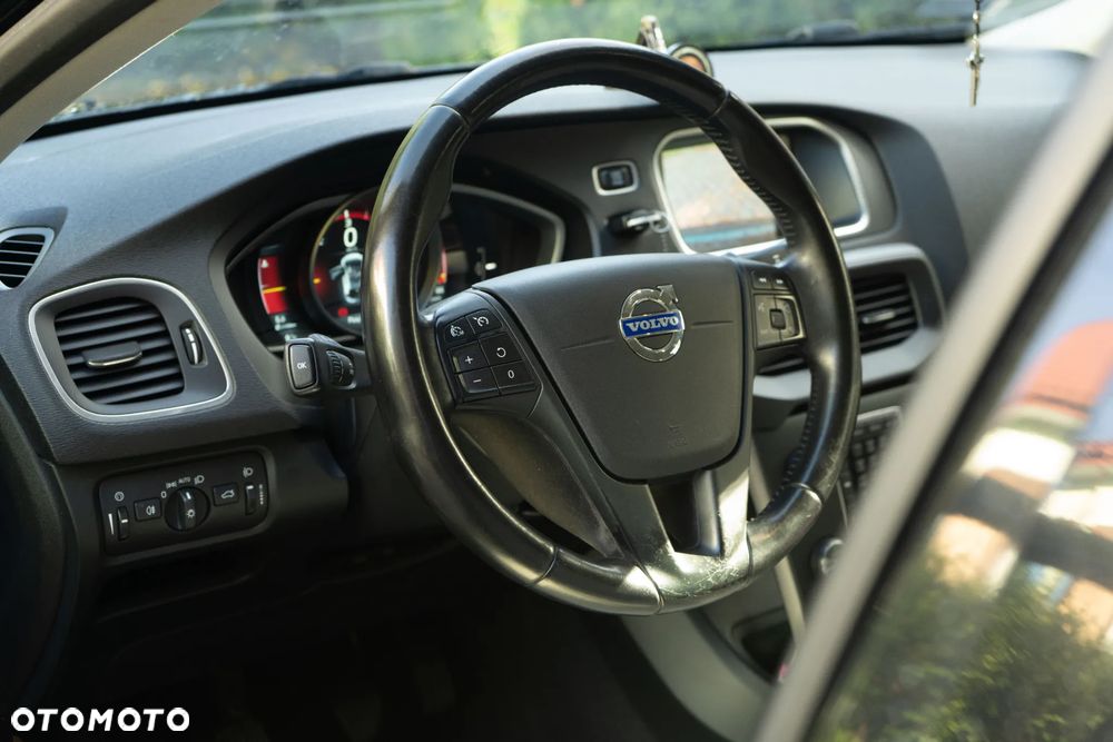 Volvo V40 D2 Momentum - 11