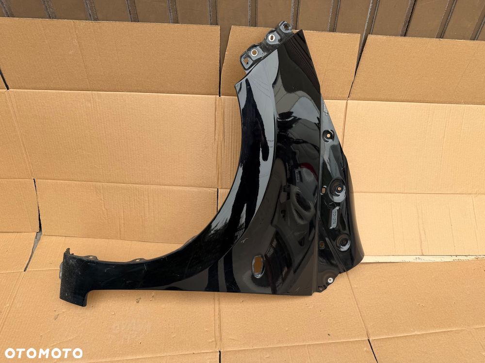 TOYOTA AYGO II 14- BŁOTNIK PRZEDNI LEWY - 1