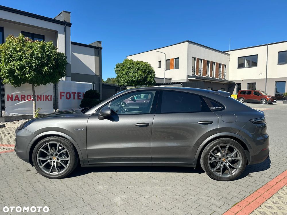 Porsche Cayenne - 4
