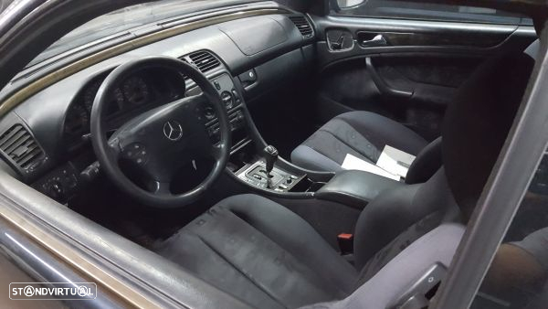 Para Peças Mercedes-Benz Clk (C208) - 2