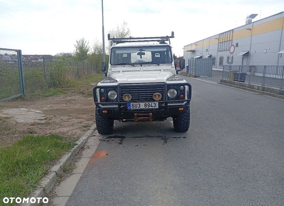 Land Rover Defender - 3