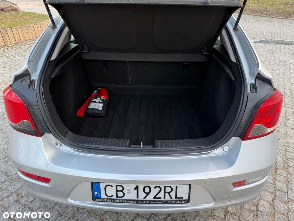 Chevrolet Cruze 1.6 LT - 26