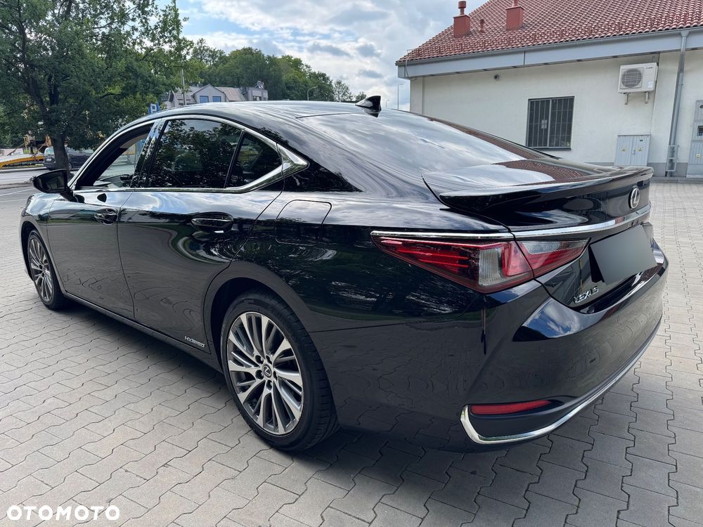 Lexus ES 300h Business Edition + - 4
