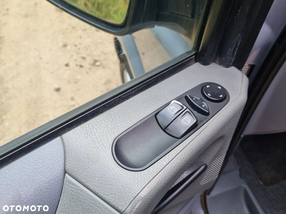 Mercedes-Benz Vito - 10