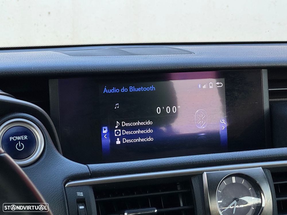 Lexus IS 300H Executive+ - 24