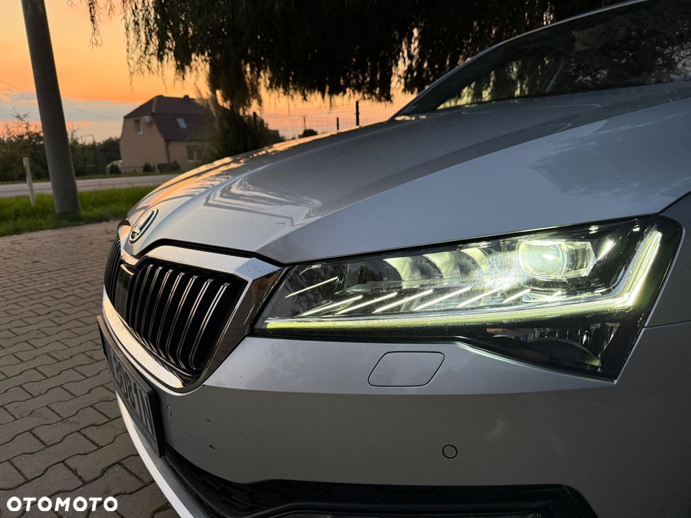 Skoda Superb 2.0 TDI SCR Ambition - 10