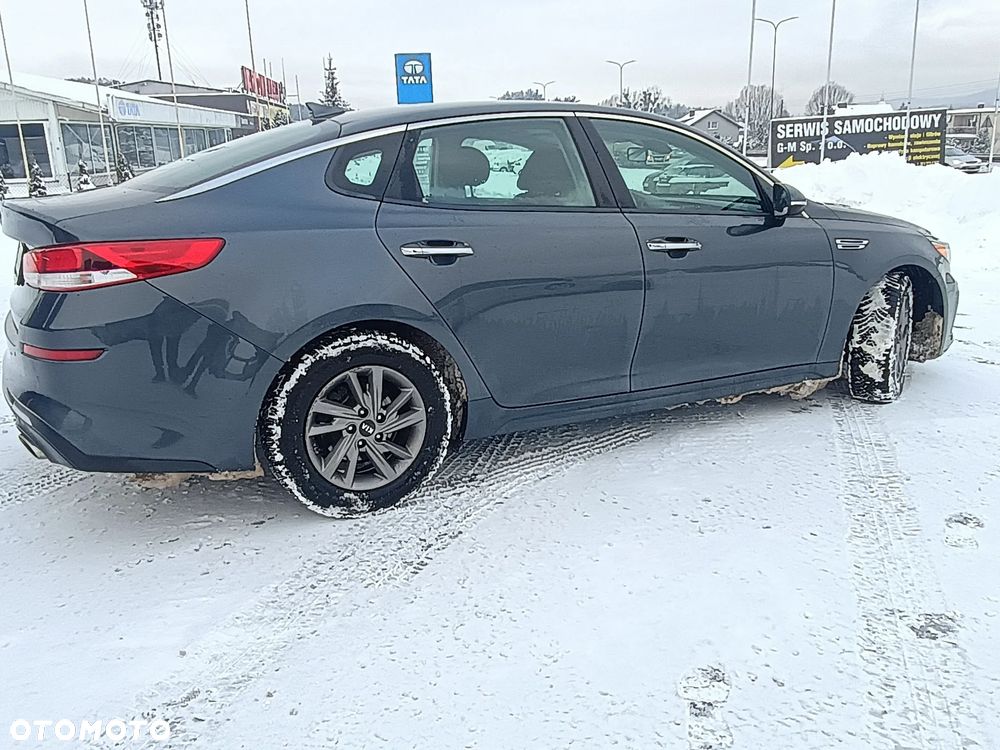 Kia Optima - 8
