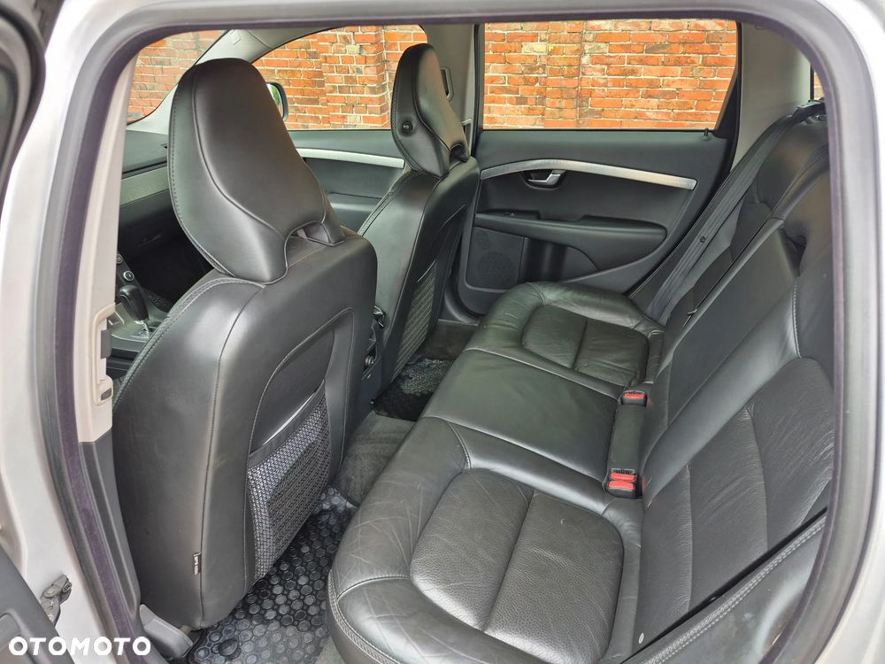 Volvo XC 70 - 8