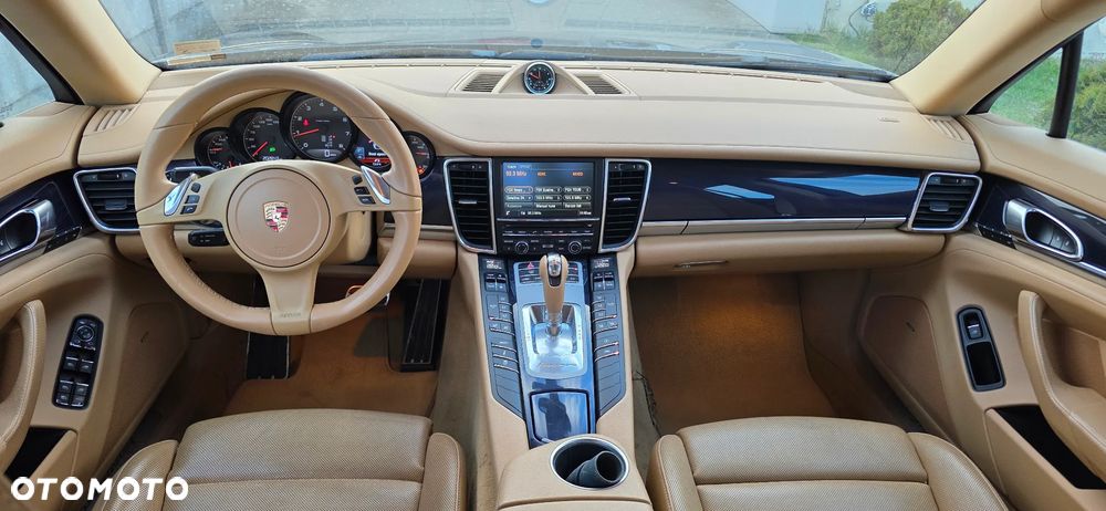 Porsche Panamera 4 PDK - 16