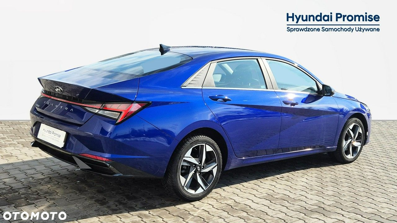 Hyundai Elantra - 8