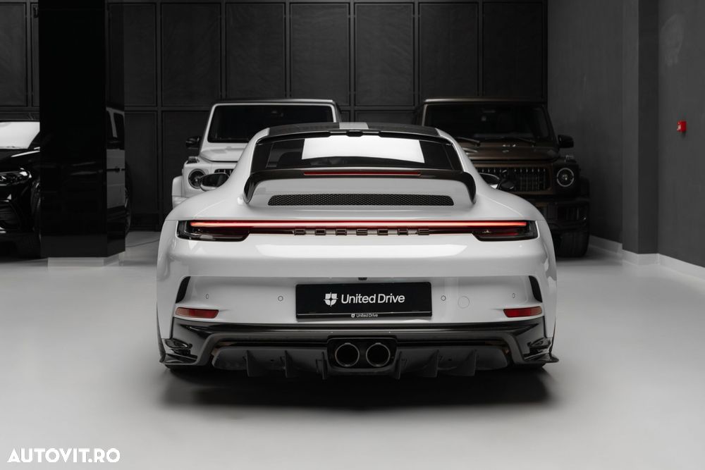 Porsche 992 - 33