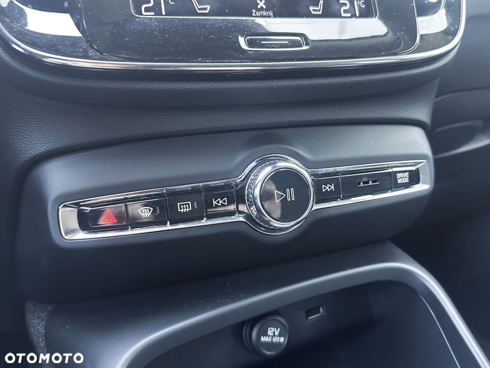 Volvo XC 40 - 18
