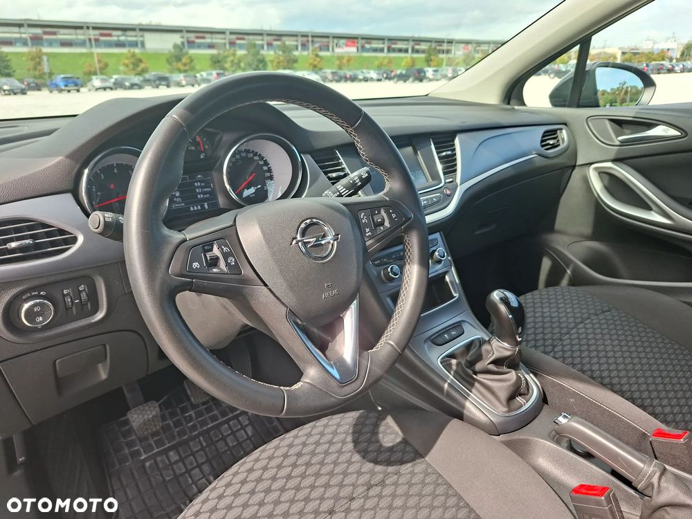 Opel Astra 1.4 T Enjoy - 10