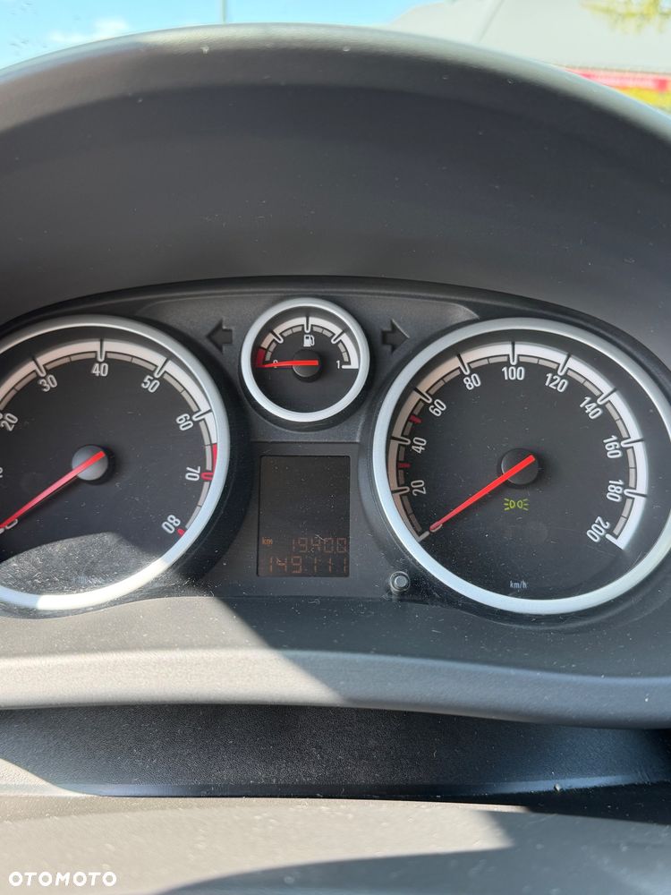 Opel Corsa 1.4 16V Silverline - 9