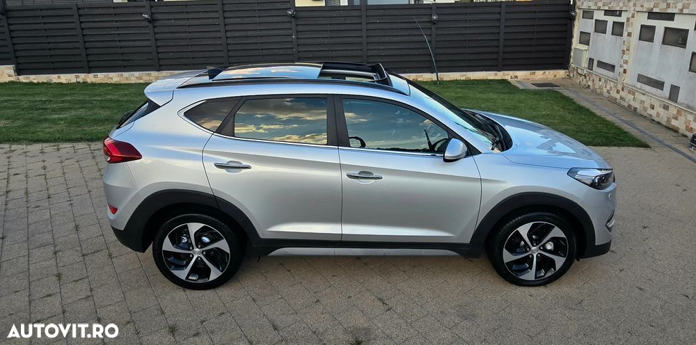 Hyundai Tucson 2.0 CRDI 4WD 6AT Luxury Pack+ - 9