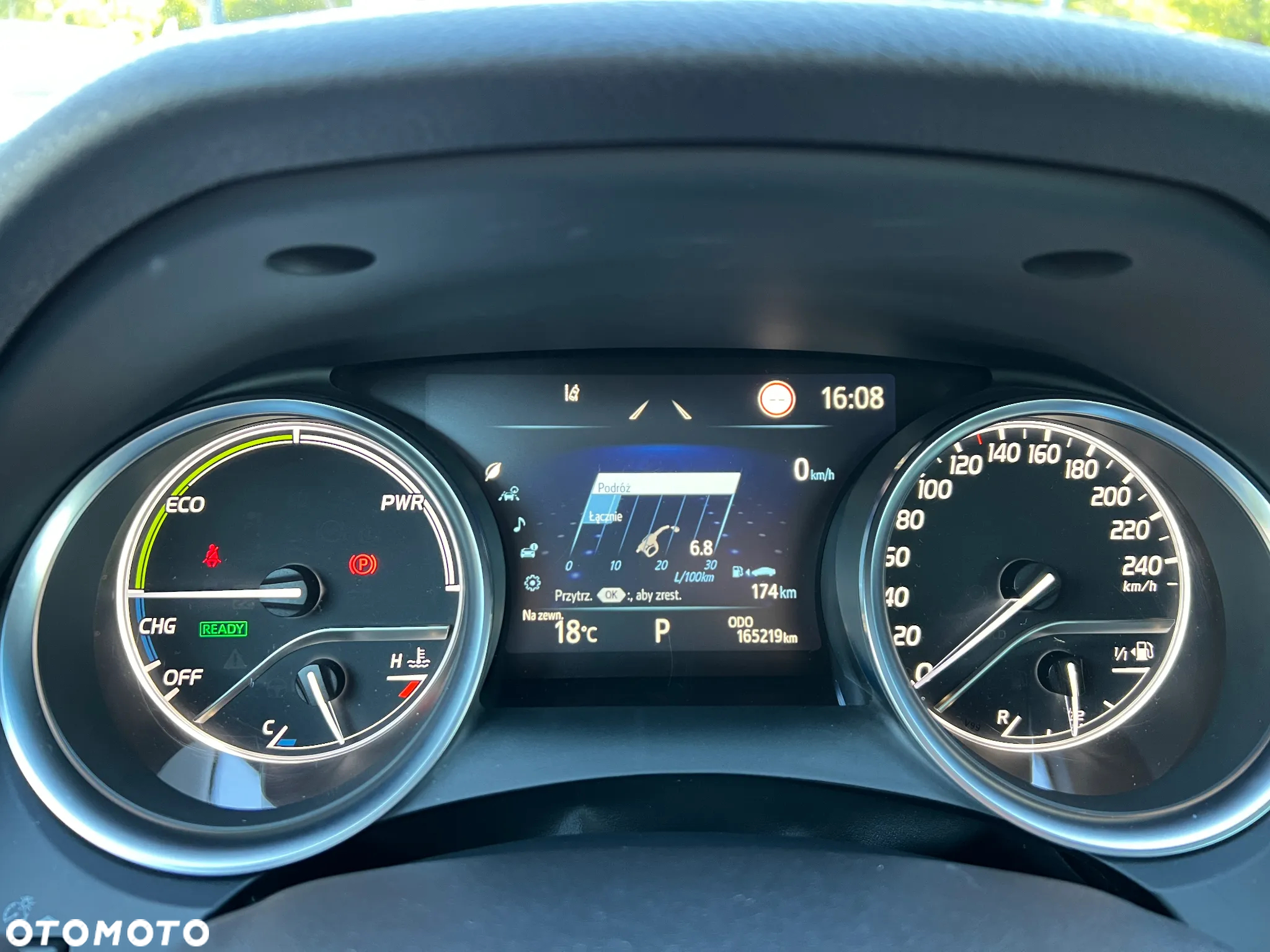 Toyota Camry - 16