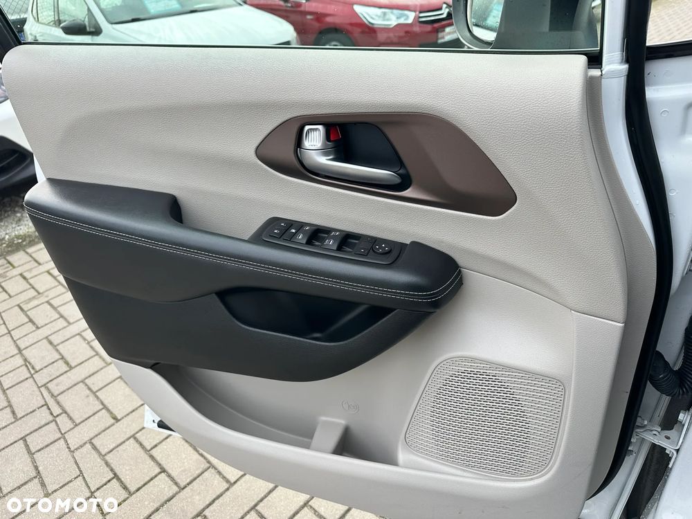 Chrysler Pacifica - 18