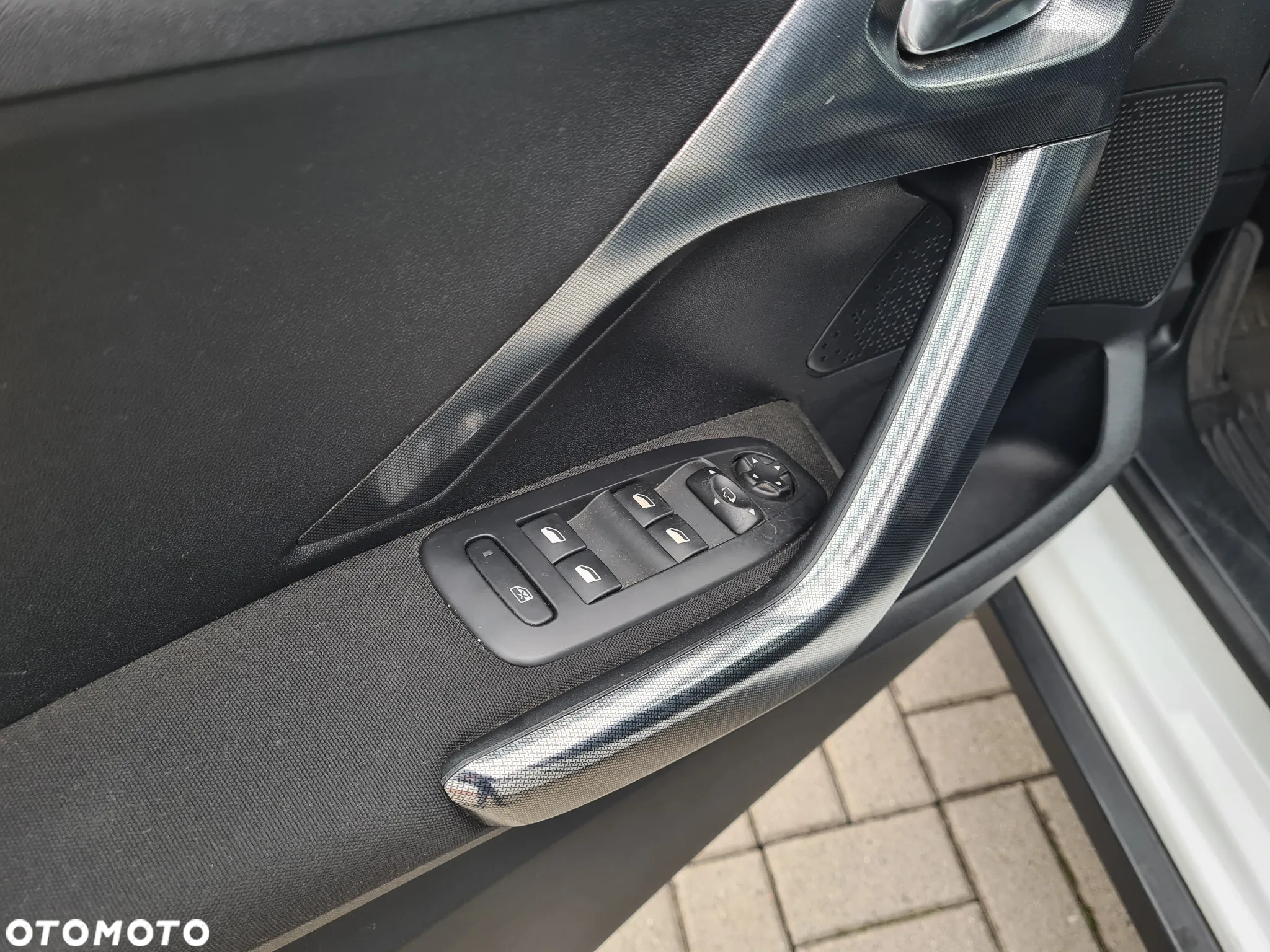 Peugeot 2008 1.6 VTi Allure - 9