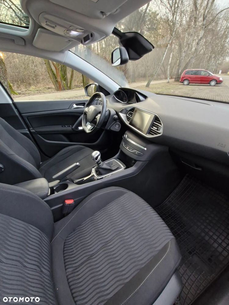 Peugeot 308 1.6 THP Active - 25