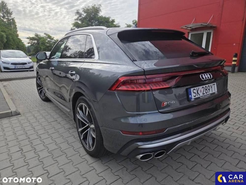 Audi SQ8 - 8