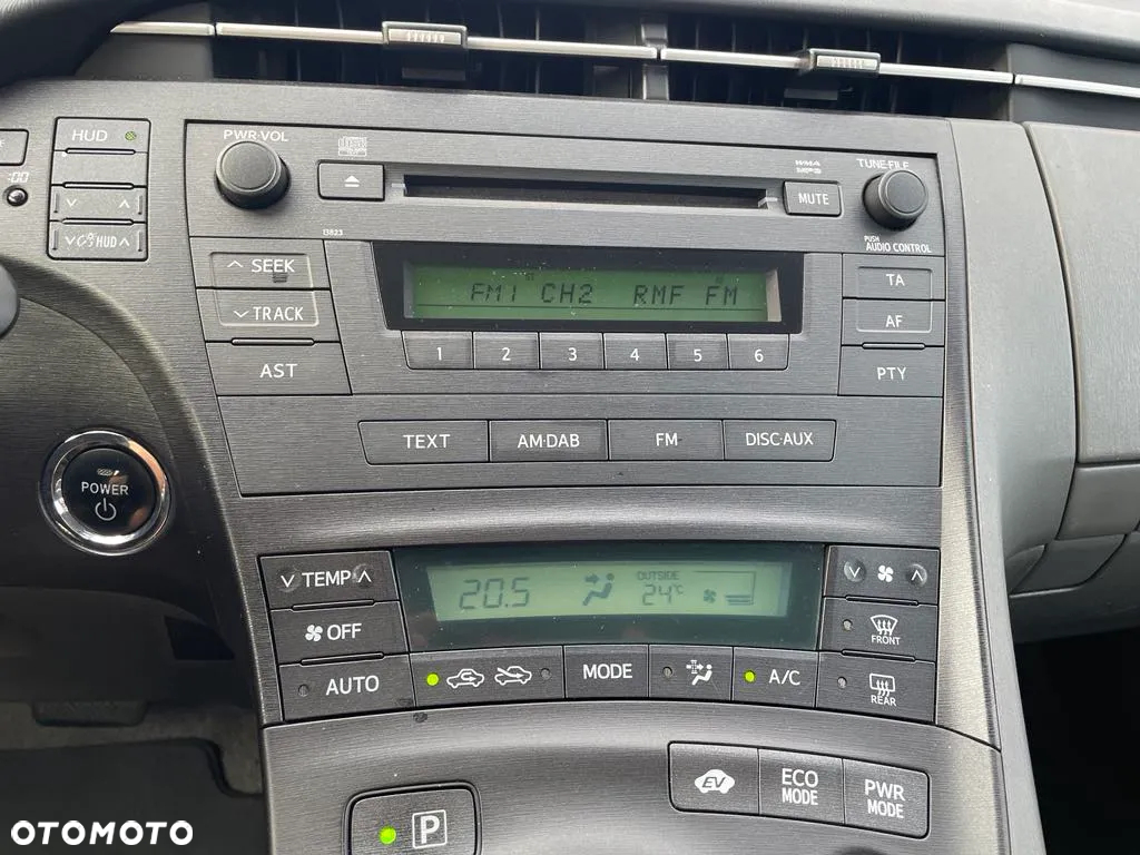 Toyota Prius (Hybrid) Executive - 26