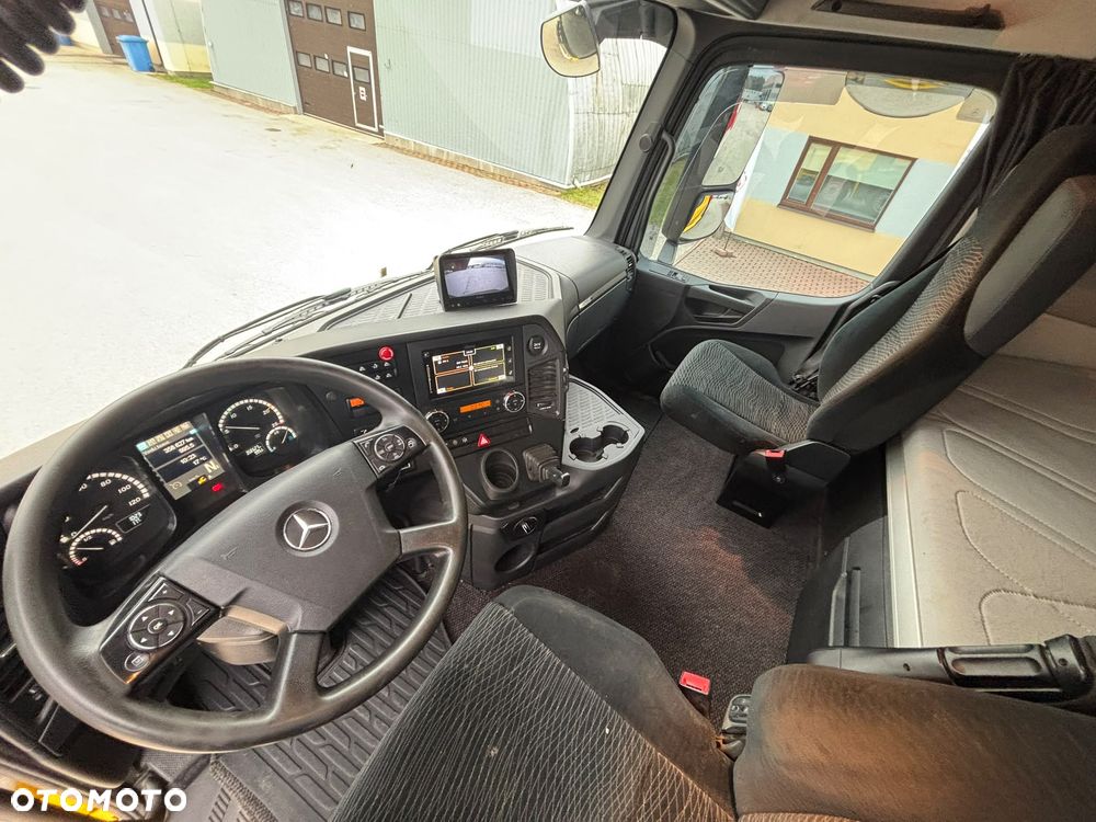 Mercedes-Benz Actros - 23