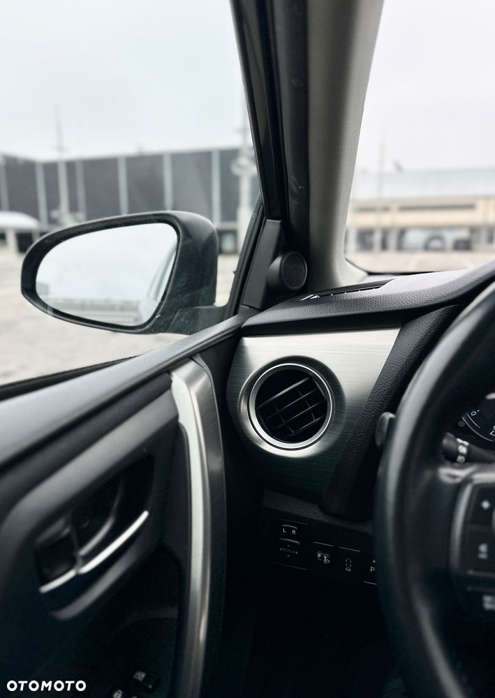 Toyota Auris 1.6 Premium - 22