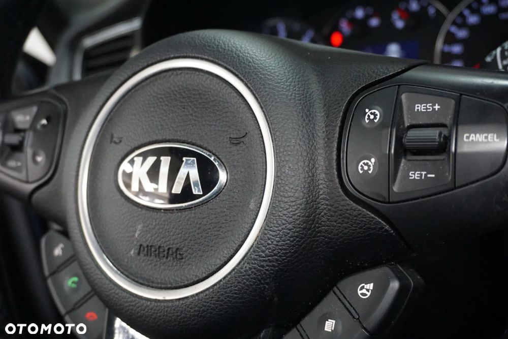 Kia Carens 1.7 CRDi M - 36