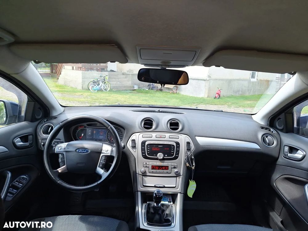 Ford Mondeo Turnier 2.0 TDCi Trend - 13