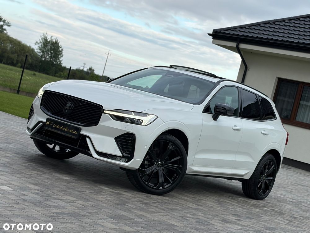 Volvo XC 60 B5 B AWD Plus Black Edition - 4