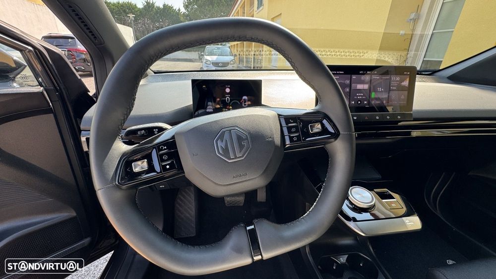 MG MG4 64 kWh Luxury - 21