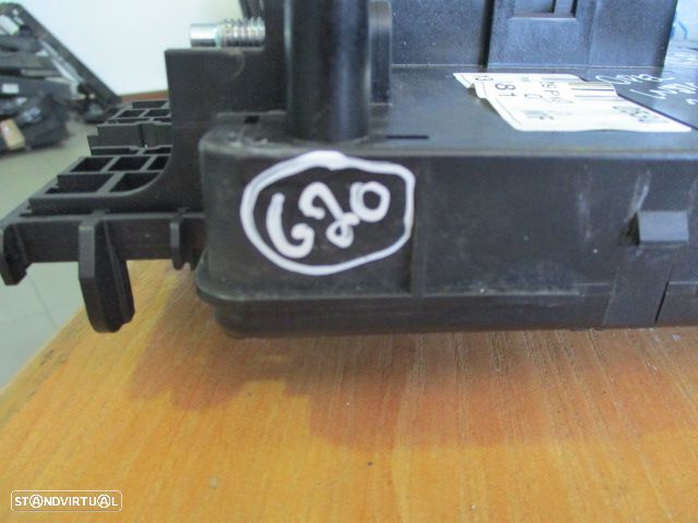 Caixa Fusiveis 13275881 OPEL INSIGNIA 2010 2.0 - 1