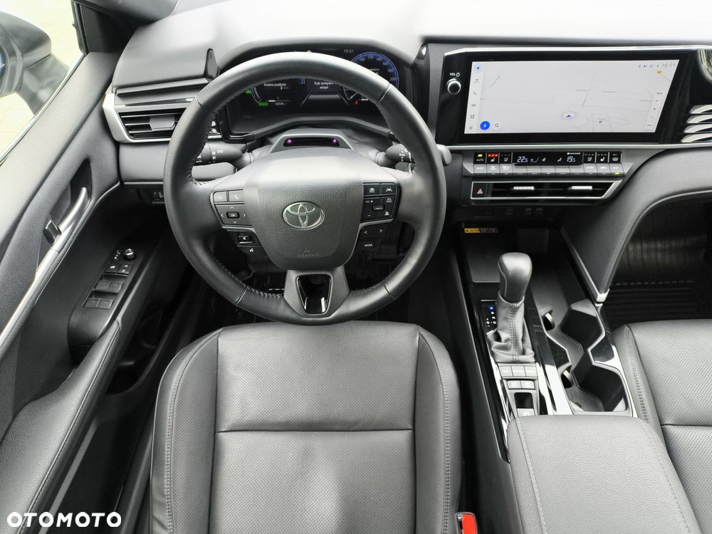 Toyota Camry - 12