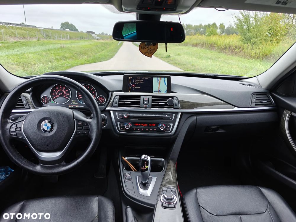 BMW Seria 3 328i xDrive Sport-Aut Luxury Line - 12