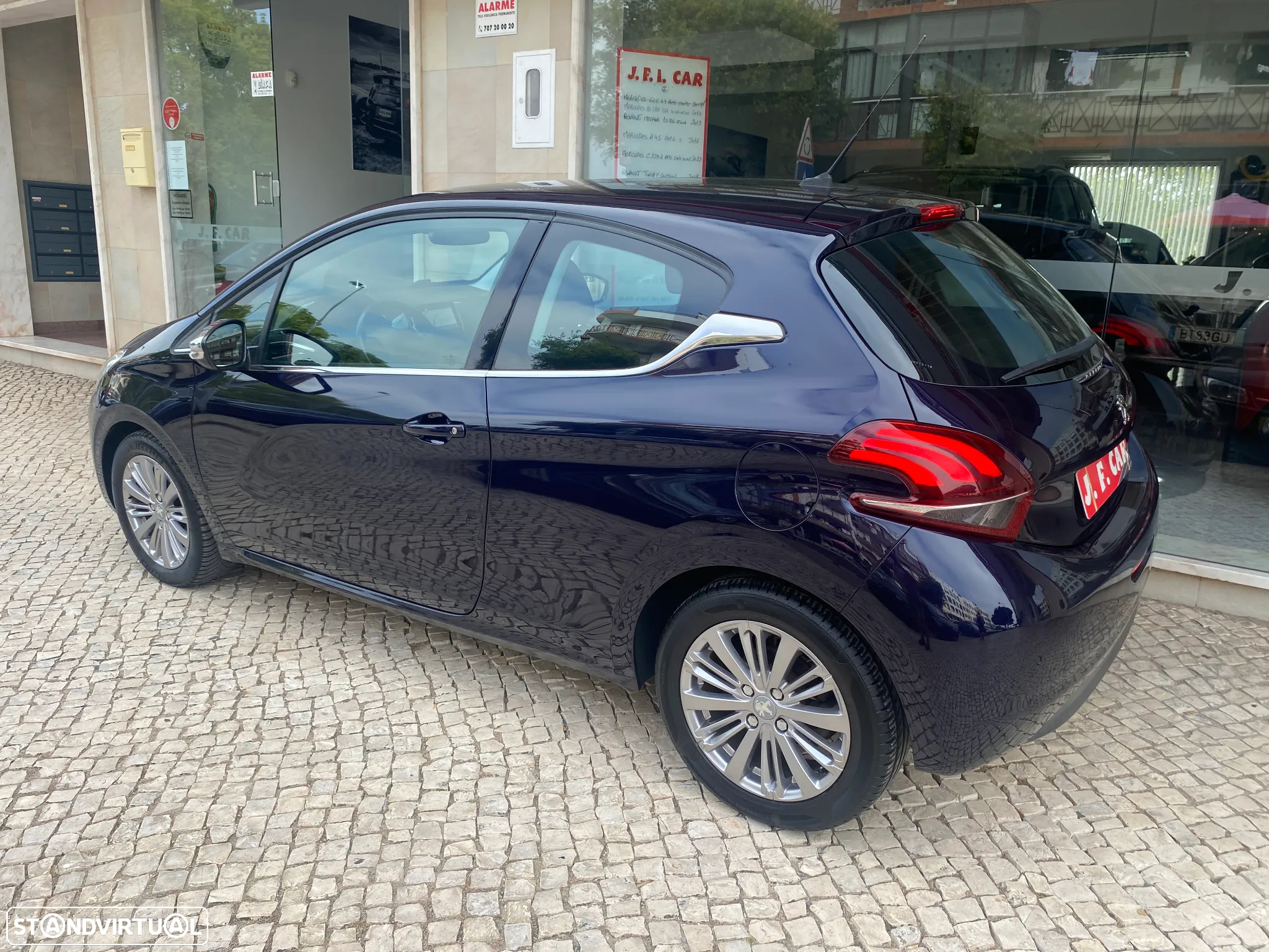 Peugeot 208 1.2 PureTech GT Line - 6